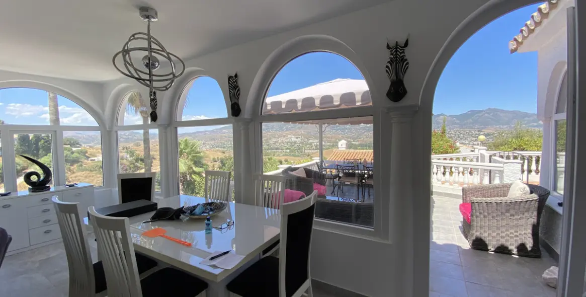 Продажа  отдельно стоящей виллы в Cerros del Aguila 3