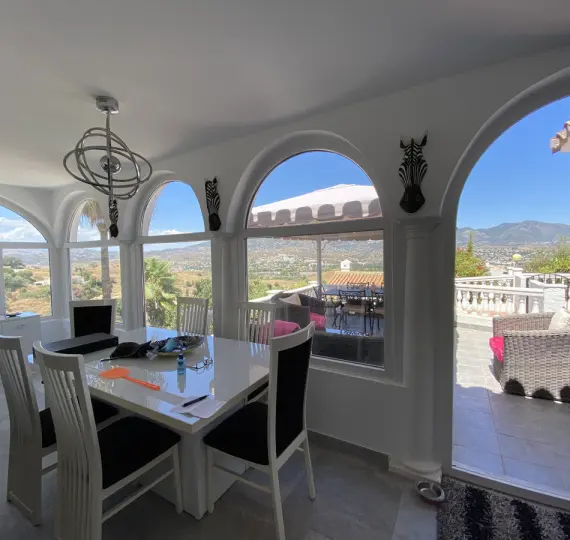 Продажа  отдельно стоящей виллы в Cerros del Aguila