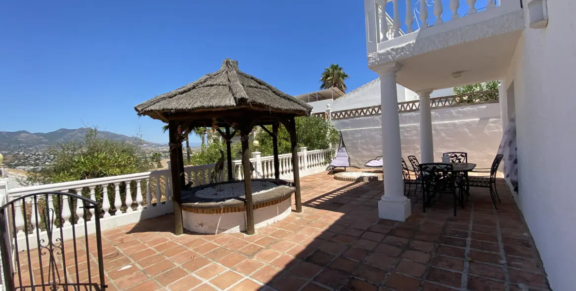 Продажа  отдельно стоящей виллы в Cerros del Aguila 44