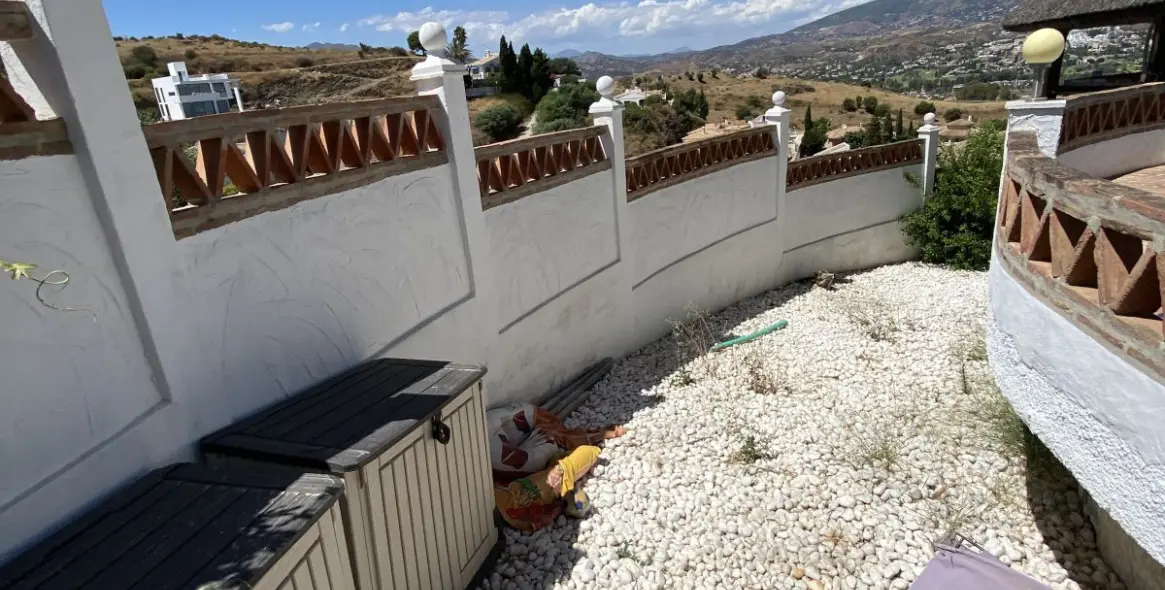 Продажа  отдельно стоящей виллы в Cerros del Aguila 49