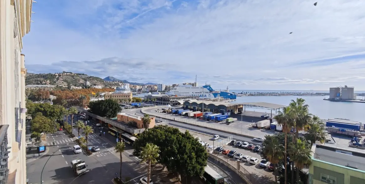 Продажа апартаментов на среднем этаже в Málaga Centro 1