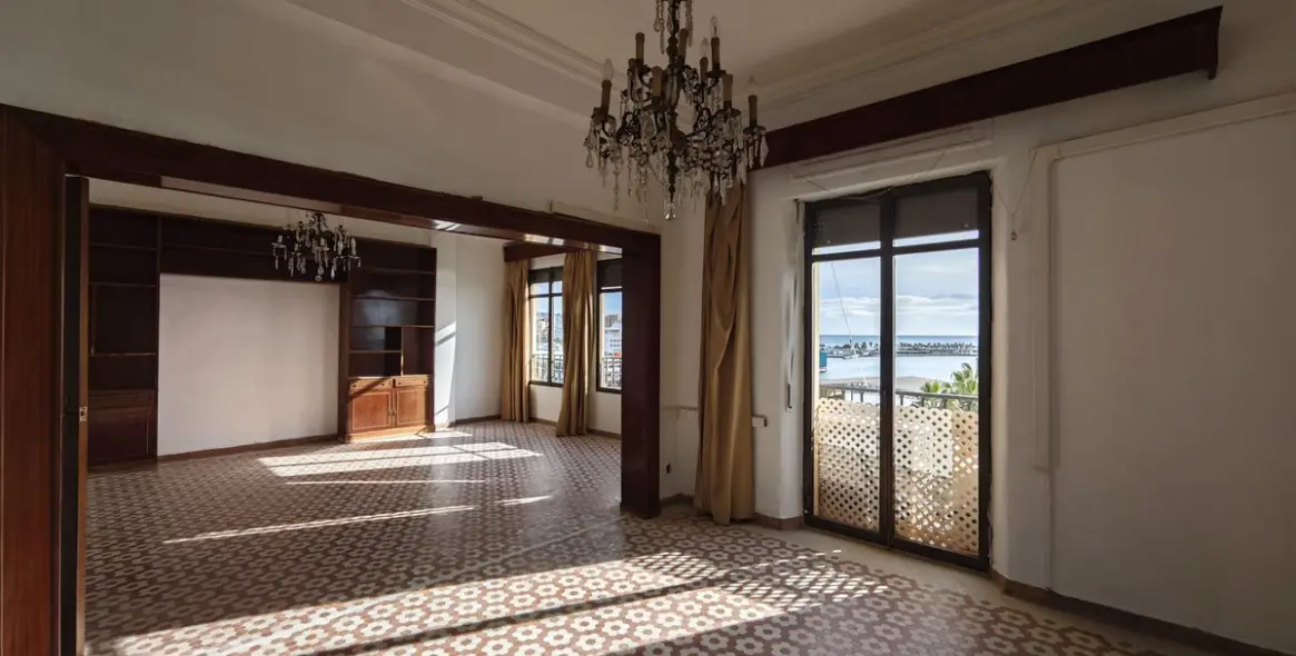 Продажа апартаментов на среднем этаже в Málaga Centro 4