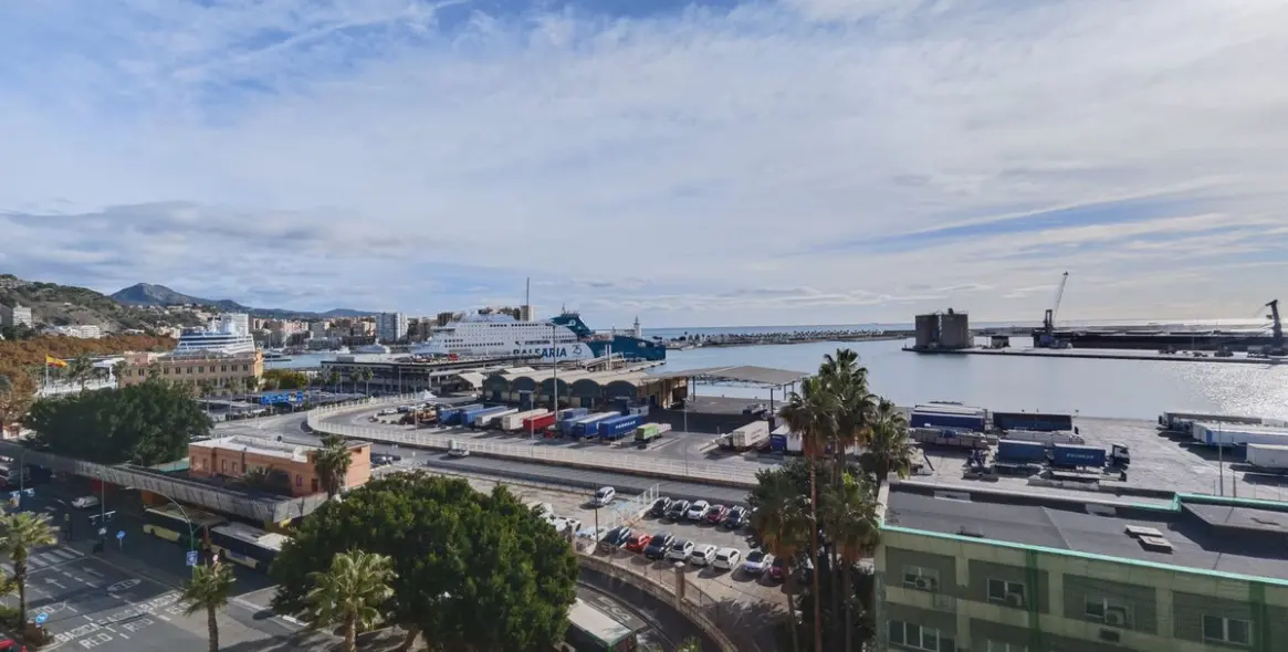 Продажа апартаментов на среднем этаже в Málaga Centro 5