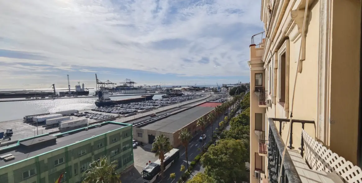 Продажа апартаментов на среднем этаже в Málaga Centro 9