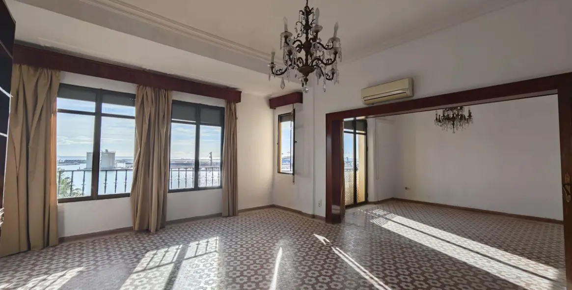 Продажа апартаментов на среднем этаже в Málaga Centro 10