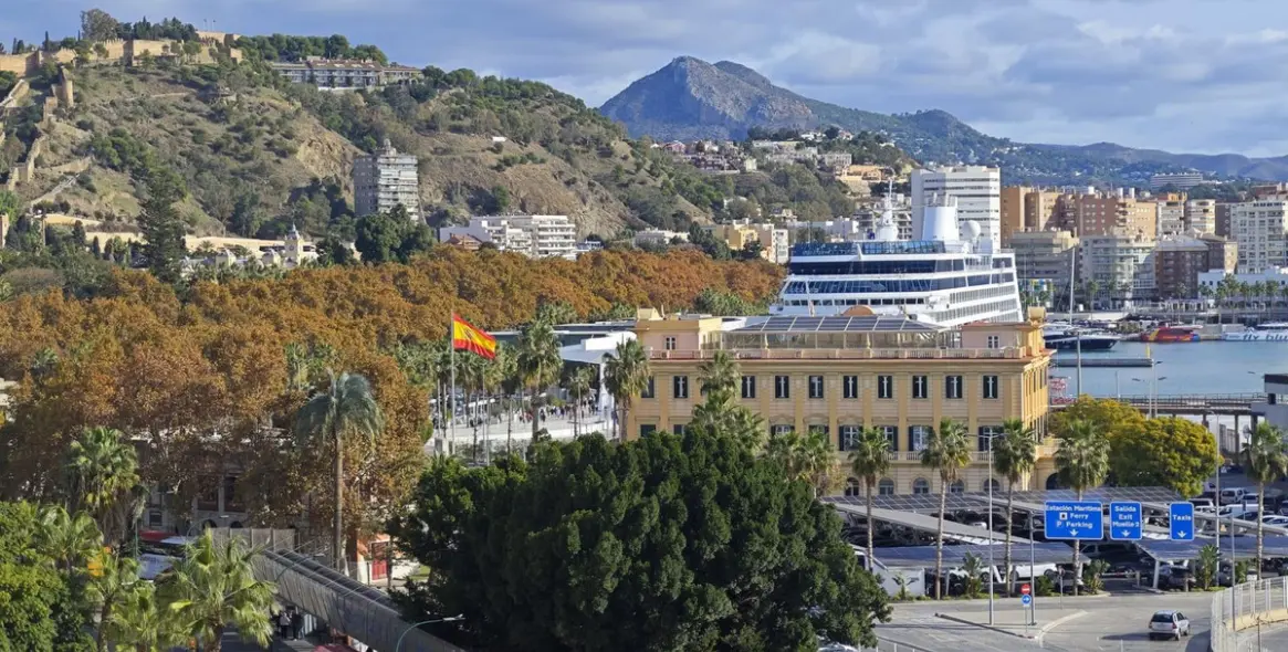 Продажа апартаментов на среднем этаже в Málaga Centro 11