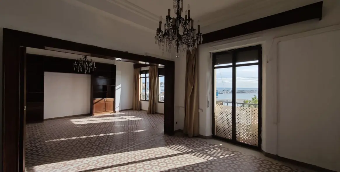 Продажа апартаментов на среднем этаже в Málaga Centro 13