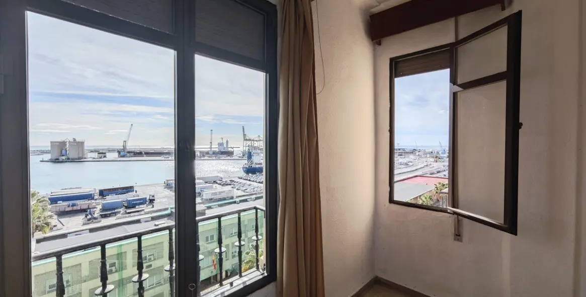 Продажа апартаментов на среднем этаже в Málaga Centro 15