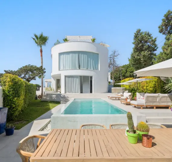 Продажа  отдельно стоящей виллы в Marbesa