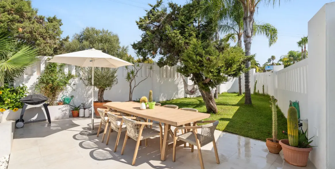 Продажа  отдельно стоящей виллы в Marbesa 6