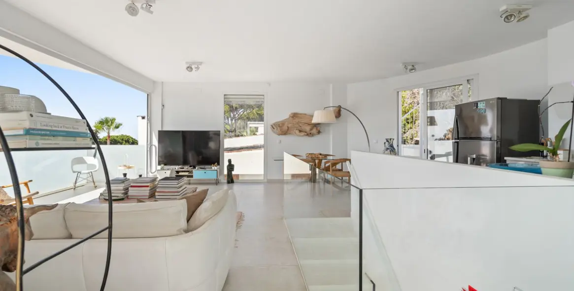 Продажа  отдельно стоящей виллы в Marbesa 11