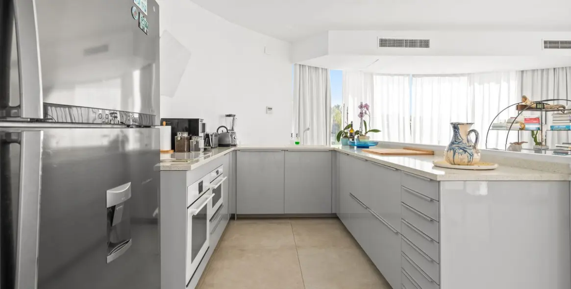 Продажа  отдельно стоящей виллы в Marbesa 18