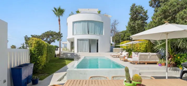 Sale of detached villa in Marbesa 0