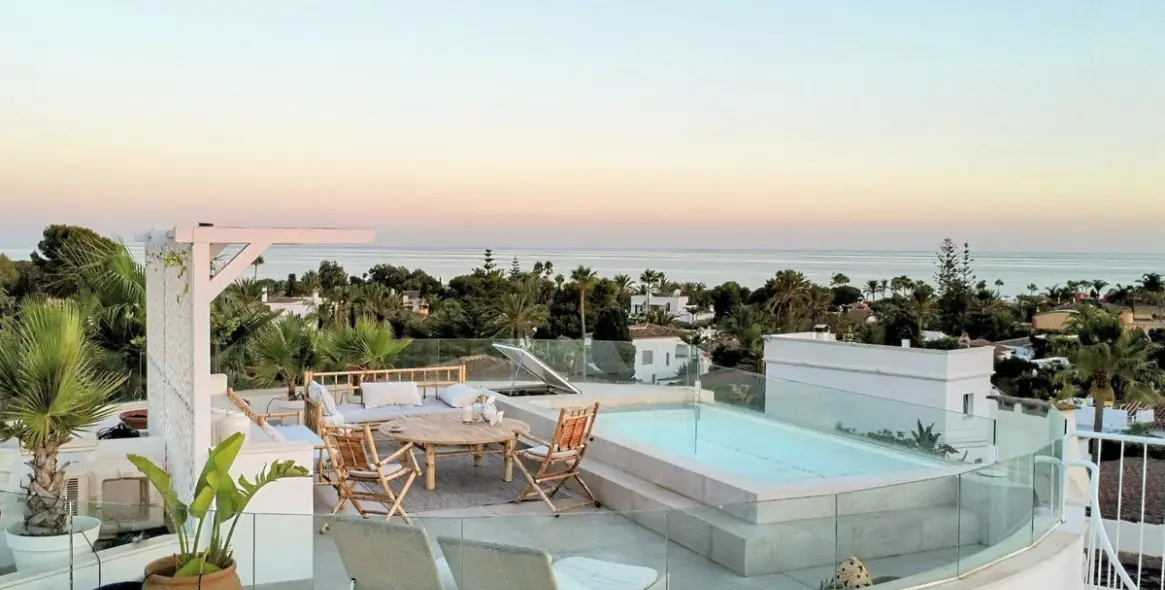 Sale of detached villa in Marbesa 2