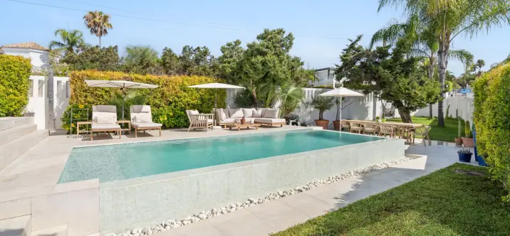 Sale of detached villa in Marbesa 3