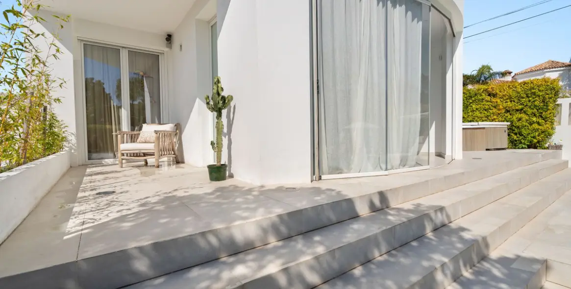 Sale of detached villa in Marbesa 8