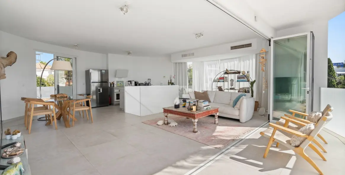 Sale of detached villa in Marbesa 13