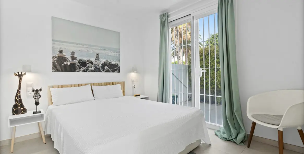 Продажа  отдельно стоящей виллы в Marbesa 23