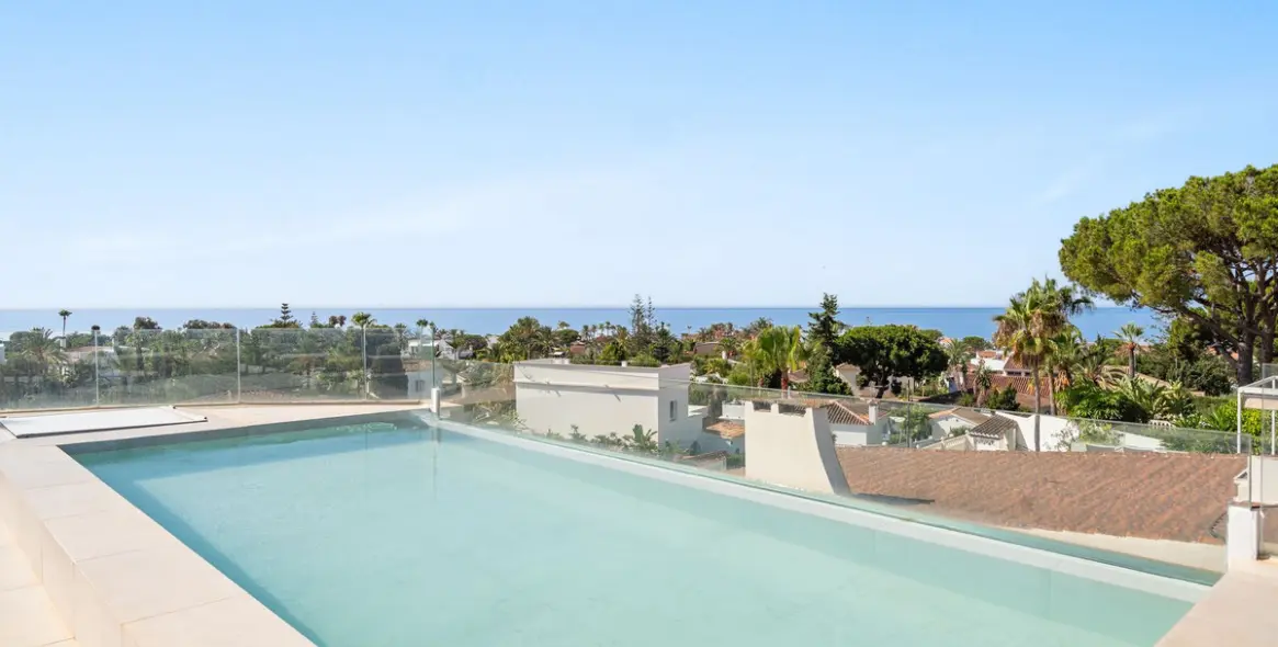 Продажа  отдельно стоящей виллы в Marbesa 30