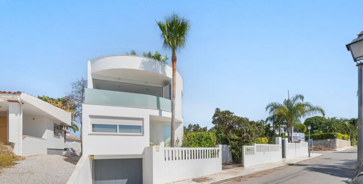 Продажа  отдельно стоящей виллы в Marbesa 31