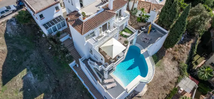 Venta de villa independiente en Riviera del Sol 4