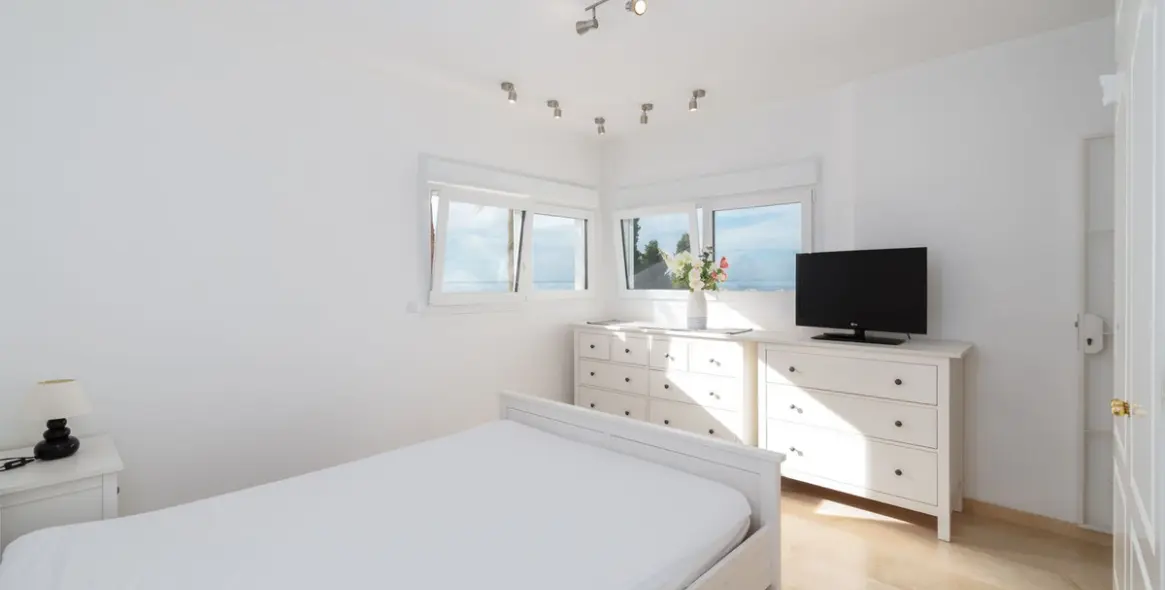 Sale of detached villa in Riviera del Sol 30