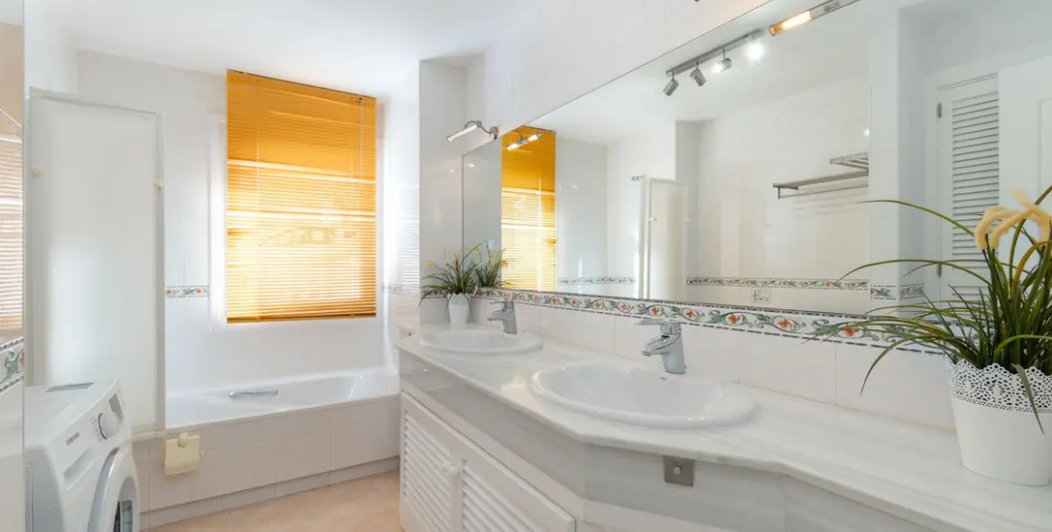 Sale of detached villa in Riviera del Sol 31