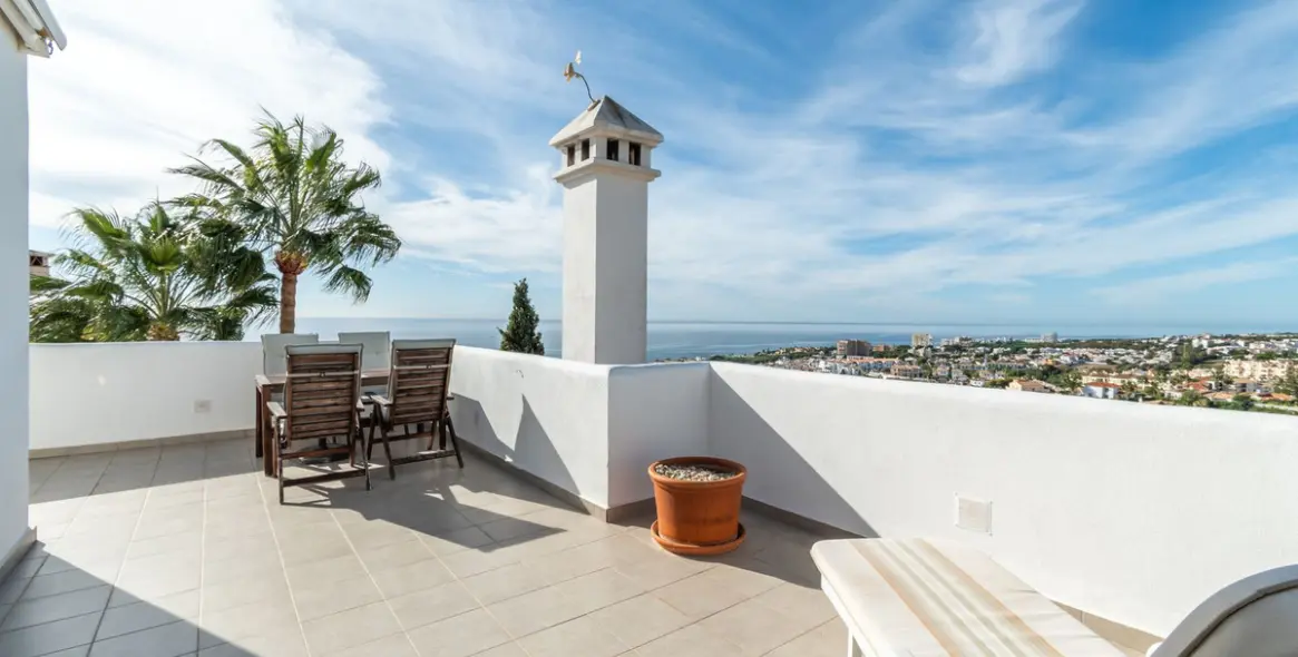 Sale of detached villa in Riviera del Sol 33