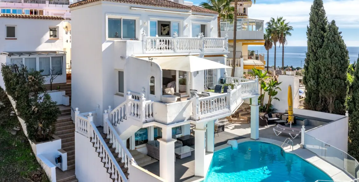 Sale of detached villa in Riviera del Sol 36