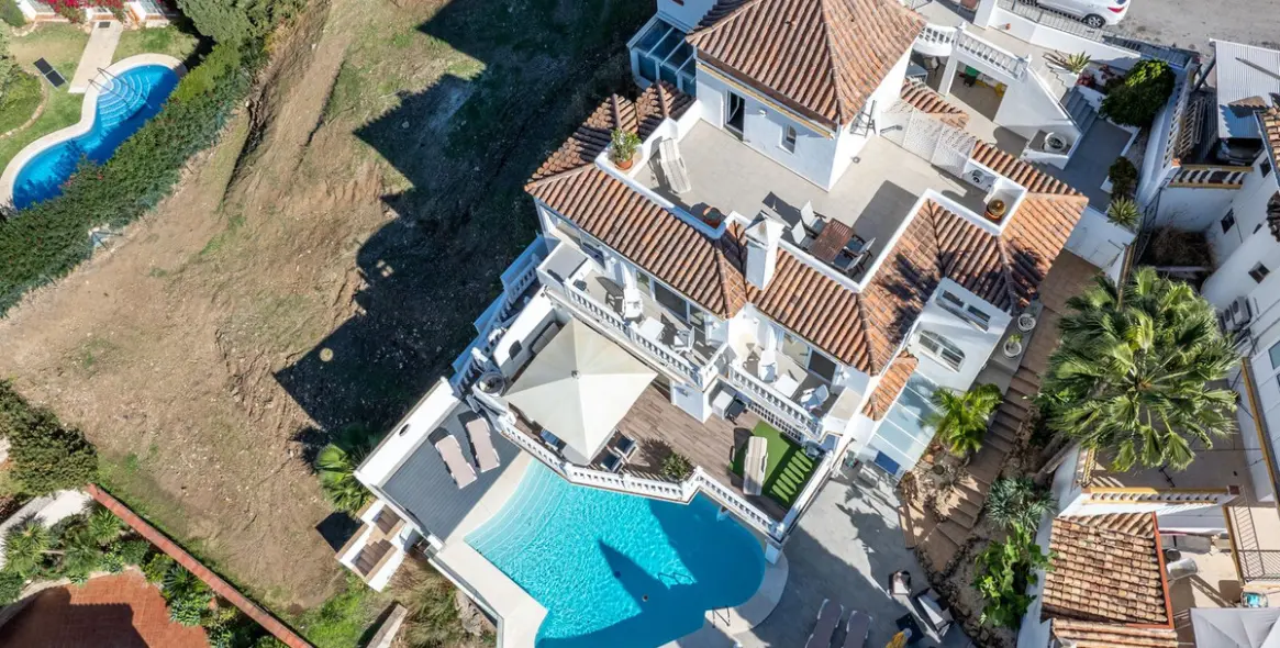 Sale of detached villa in Riviera del Sol 37