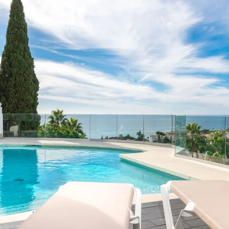 Sale of detached villa in Riviera del Sol