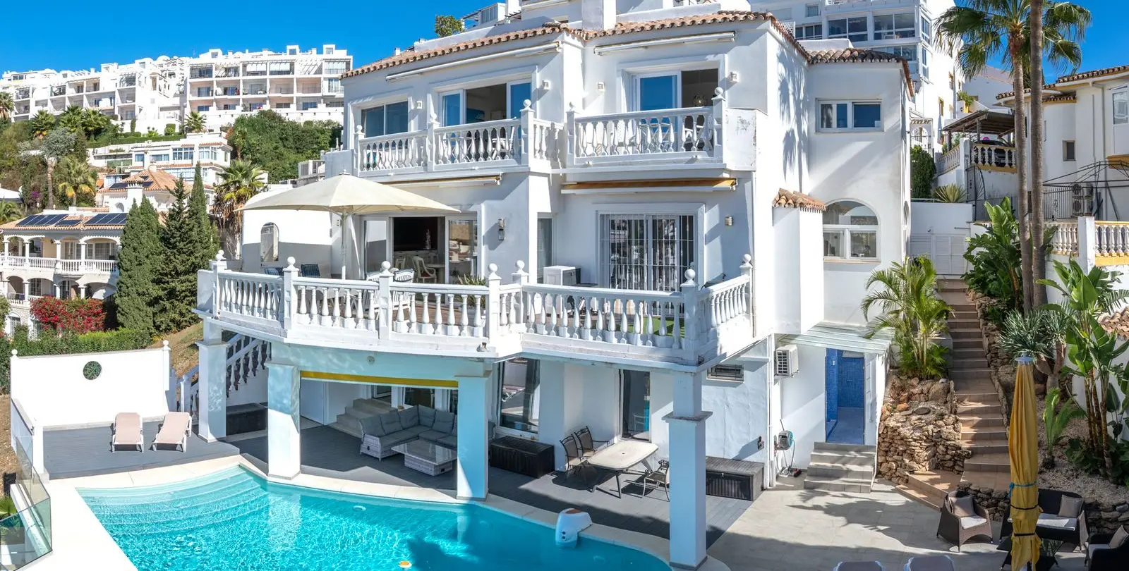 Sale of detached villa in Riviera del Sol 2