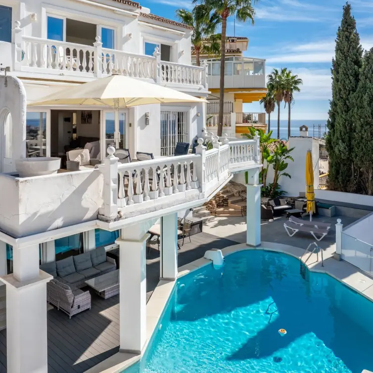 Sale of detached villa in Riviera del Sol