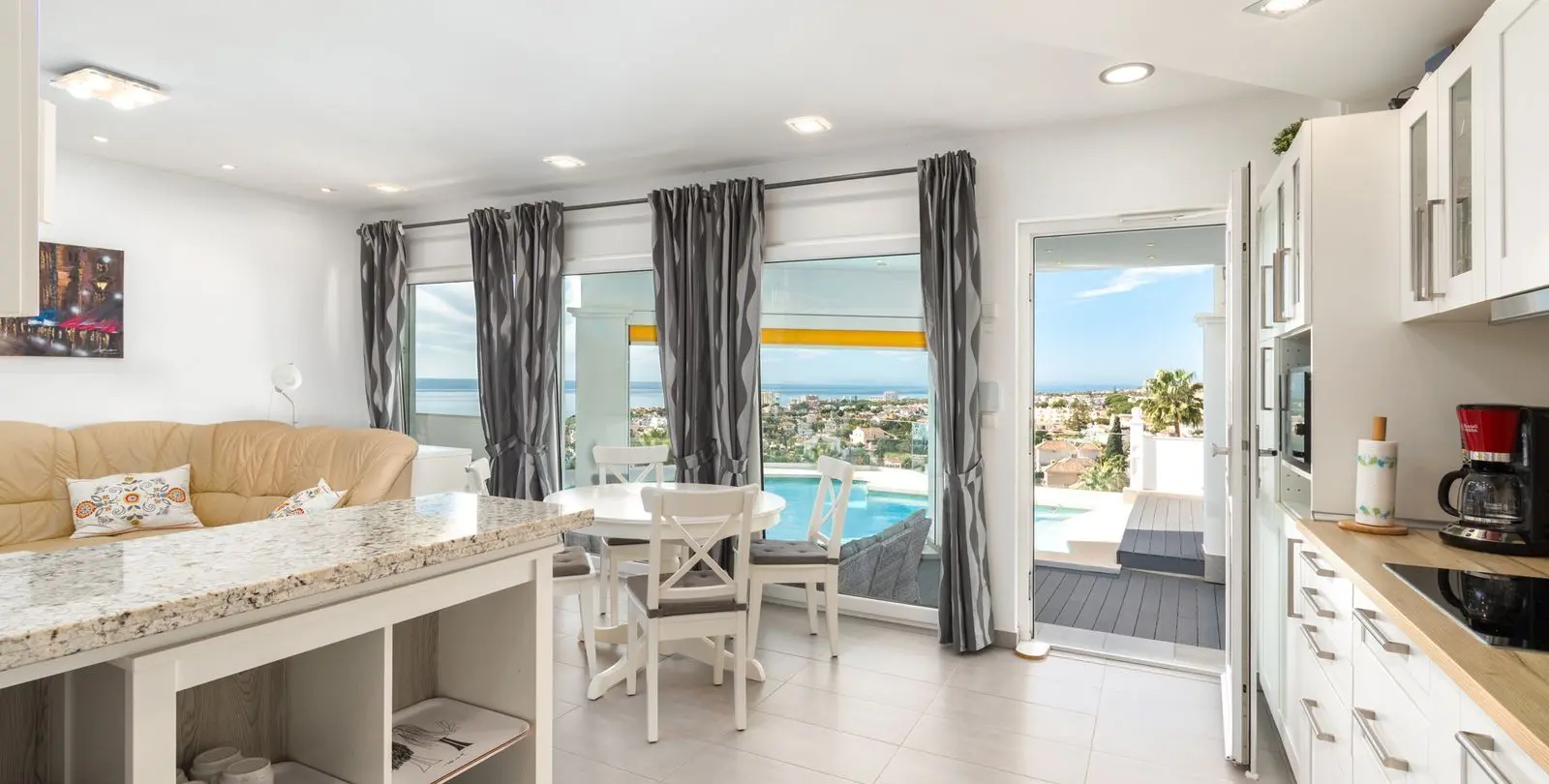Sale of detached villa in Riviera del Sol 13