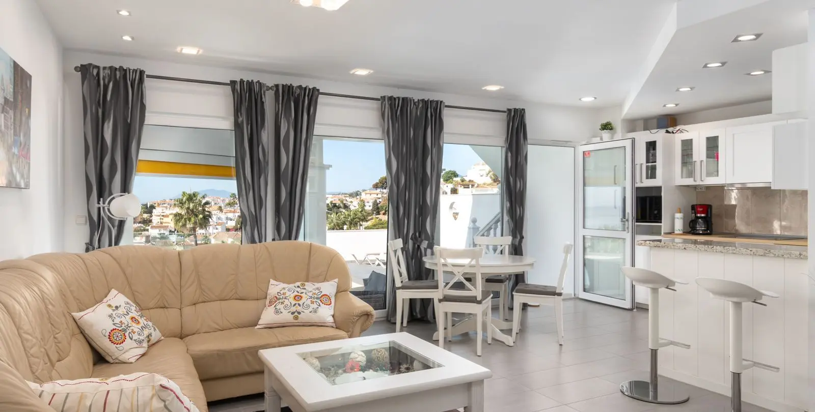 Sale of detached villa in Riviera del Sol 16