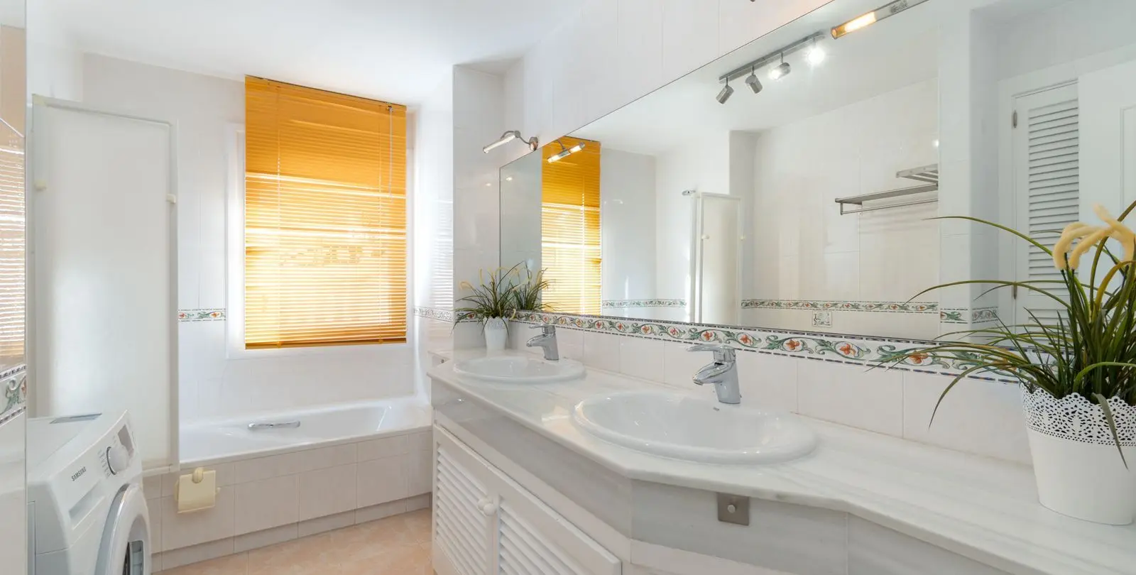 Sale of detached villa in Riviera del Sol 31