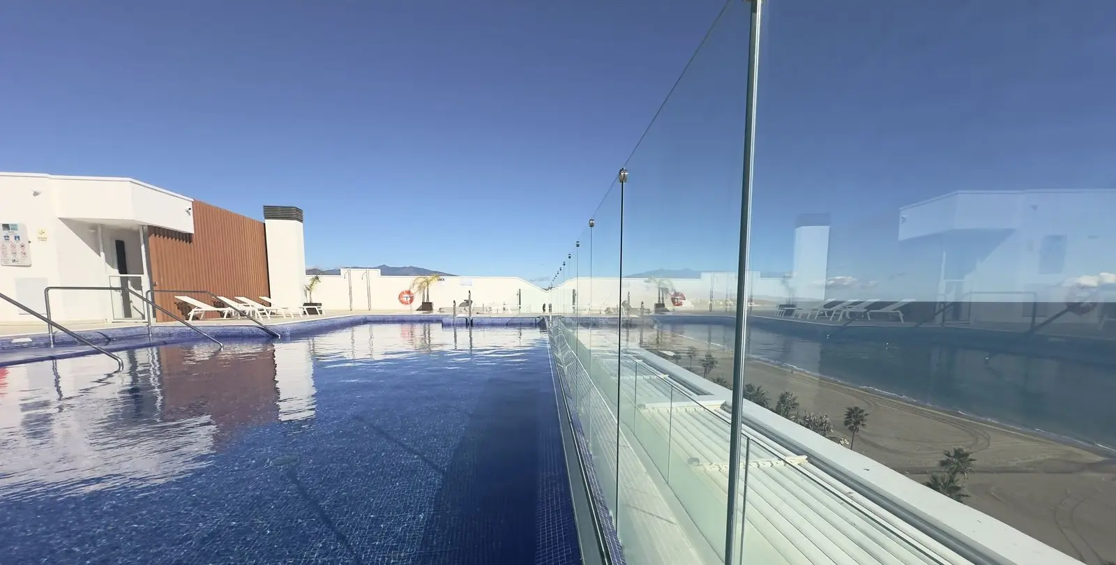 Продажа апартаментов на среднем этаже в Estepona 6