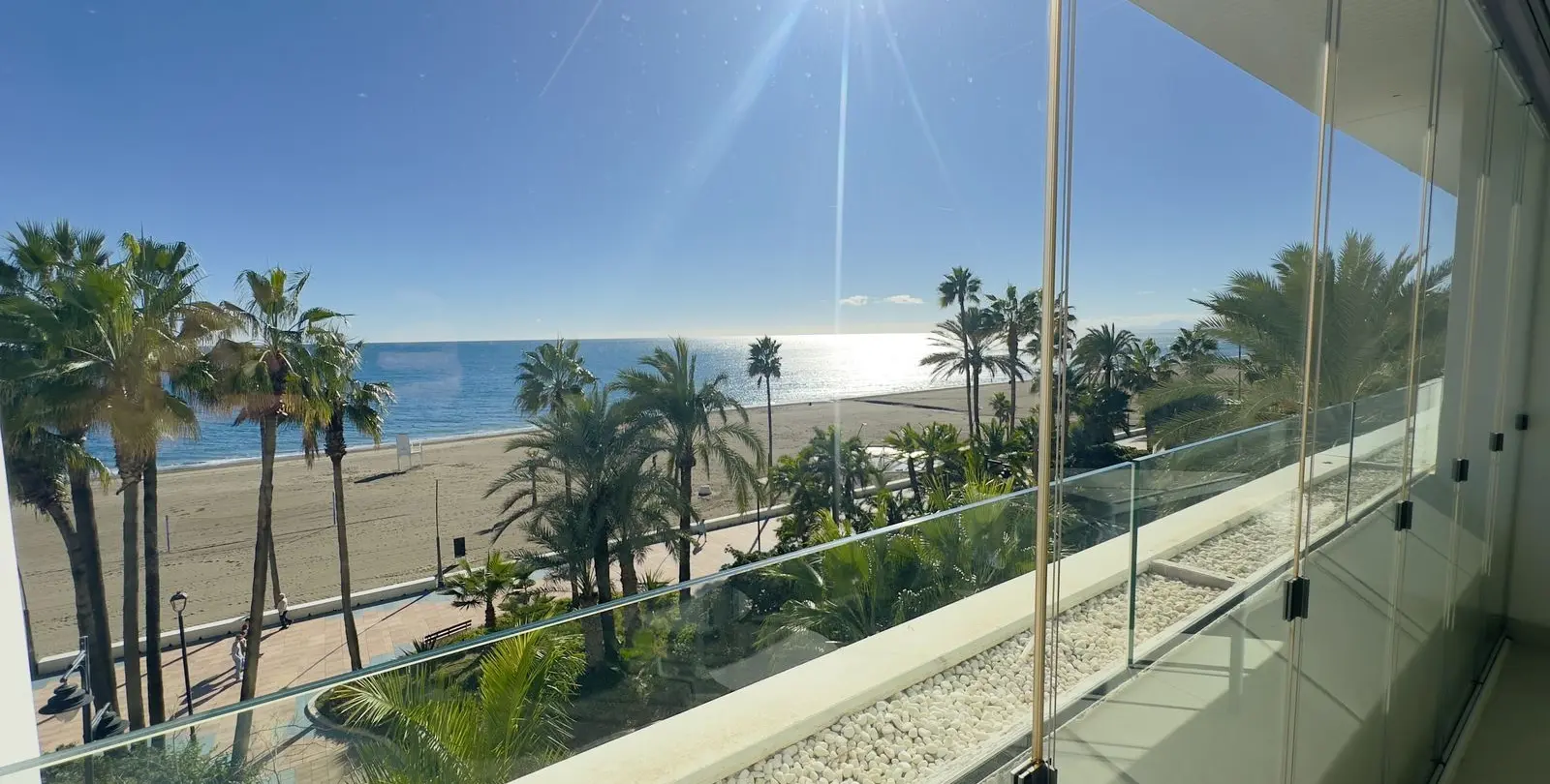 Продажа апартаментов на среднем этаже в Estepona 12