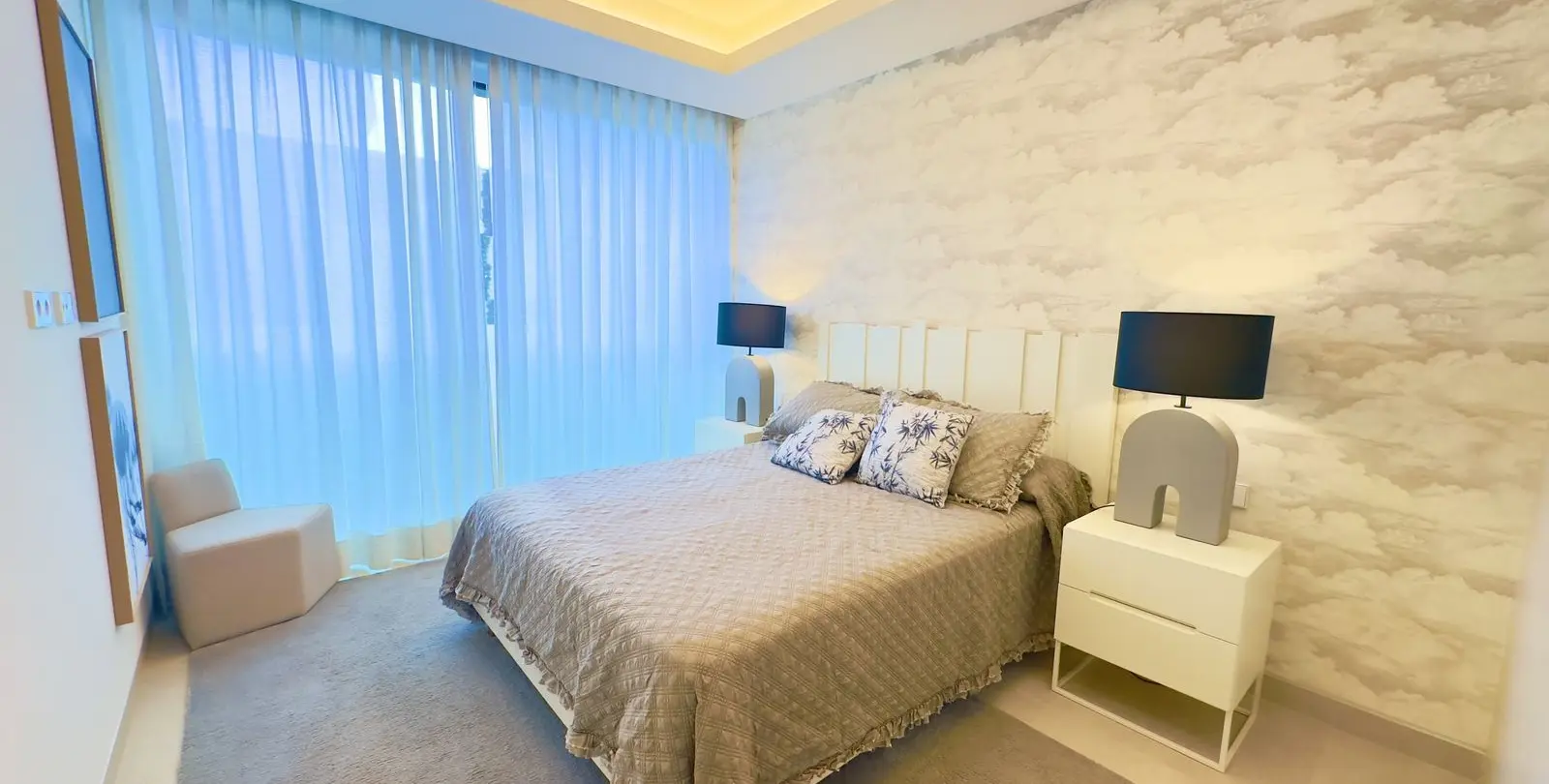 Продажа апартаментов на среднем этаже в Estepona 36