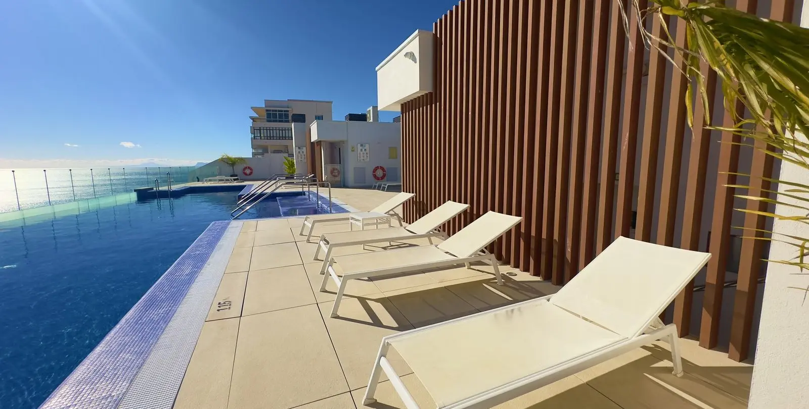Продажа апартаментов на среднем этаже в Estepona 41
