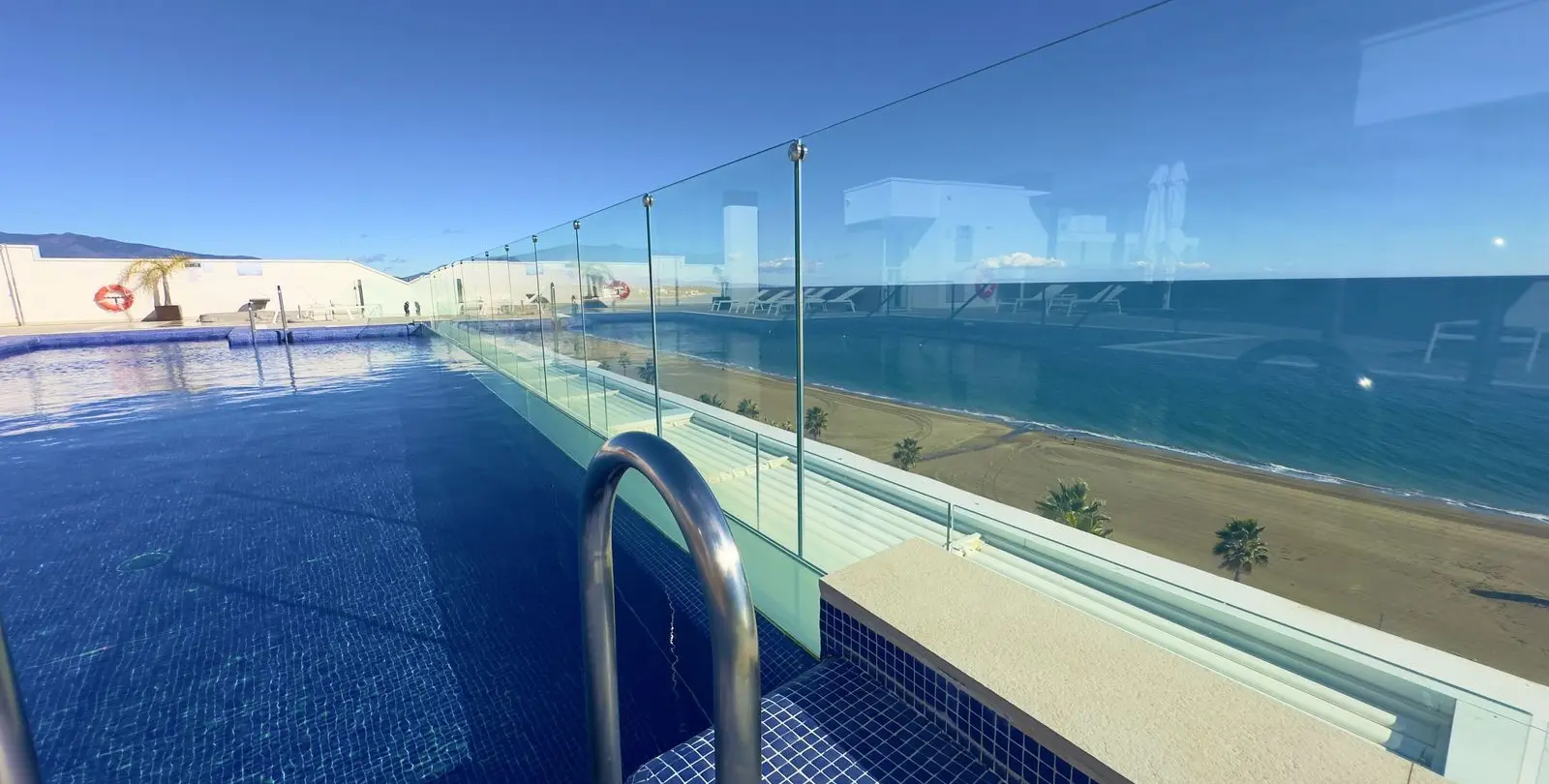 Продажа апартаментов на среднем этаже в Estepona 42