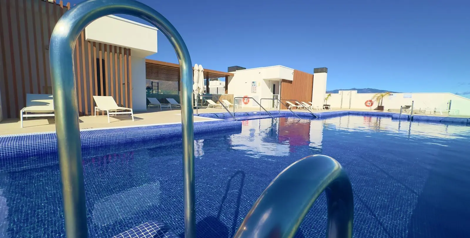 Продажа апартаментов на среднем этаже в Estepona 44