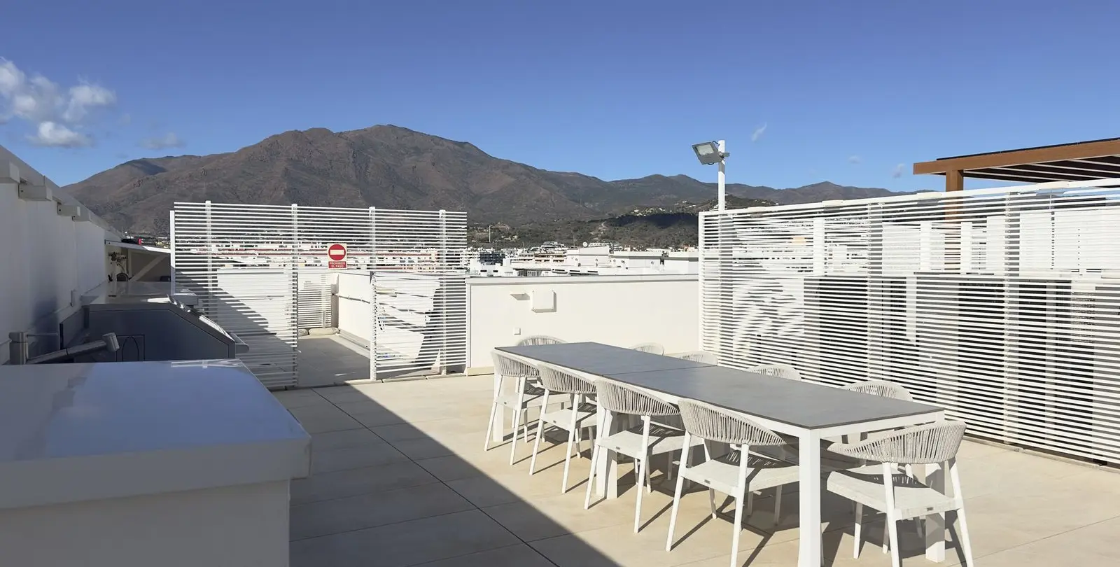 Продажа апартаментов на среднем этаже в Estepona 47