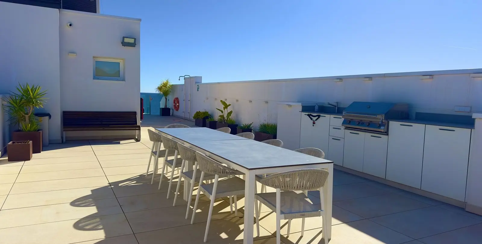 Продажа апартаментов на среднем этаже в Estepona 48