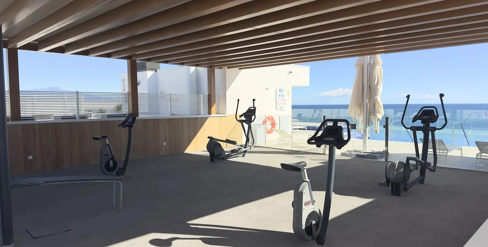 Продажа апартаментов на среднем этаже в Estepona 49