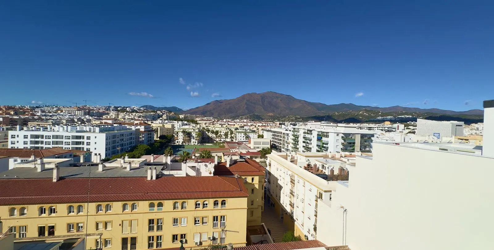Продажа апартаментов на среднем этаже в Estepona 51