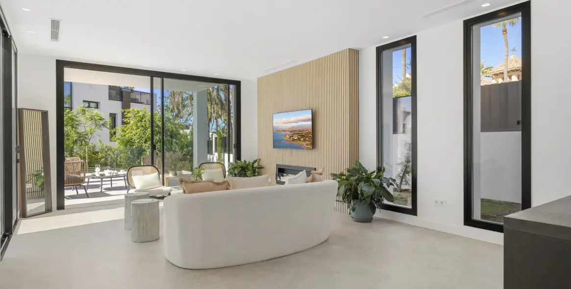 Sale of detached villa in Marbesa 3