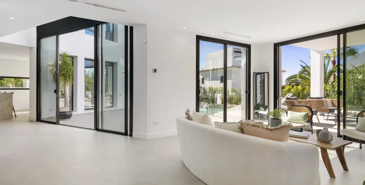 Sale of detached villa in Marbesa 5