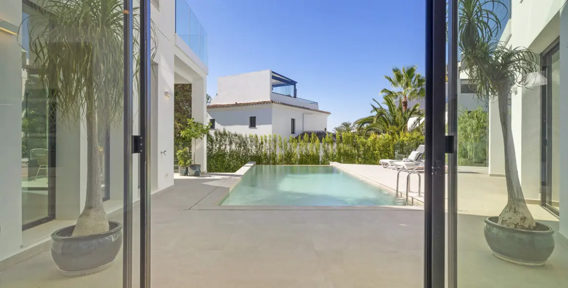 Sale of detached villa in Marbesa 7