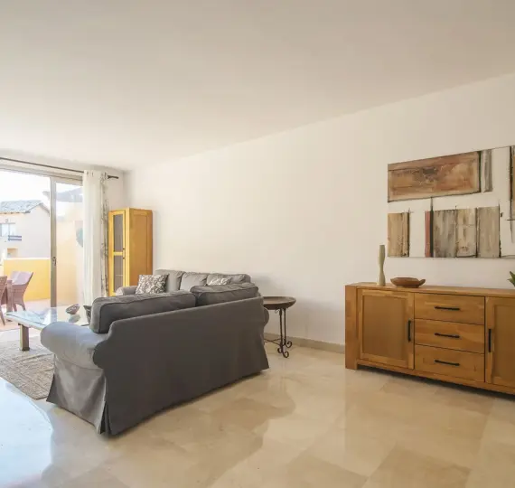 Long-term rent of penthouse in Bel Air